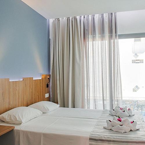 Hotel Pollis 4*