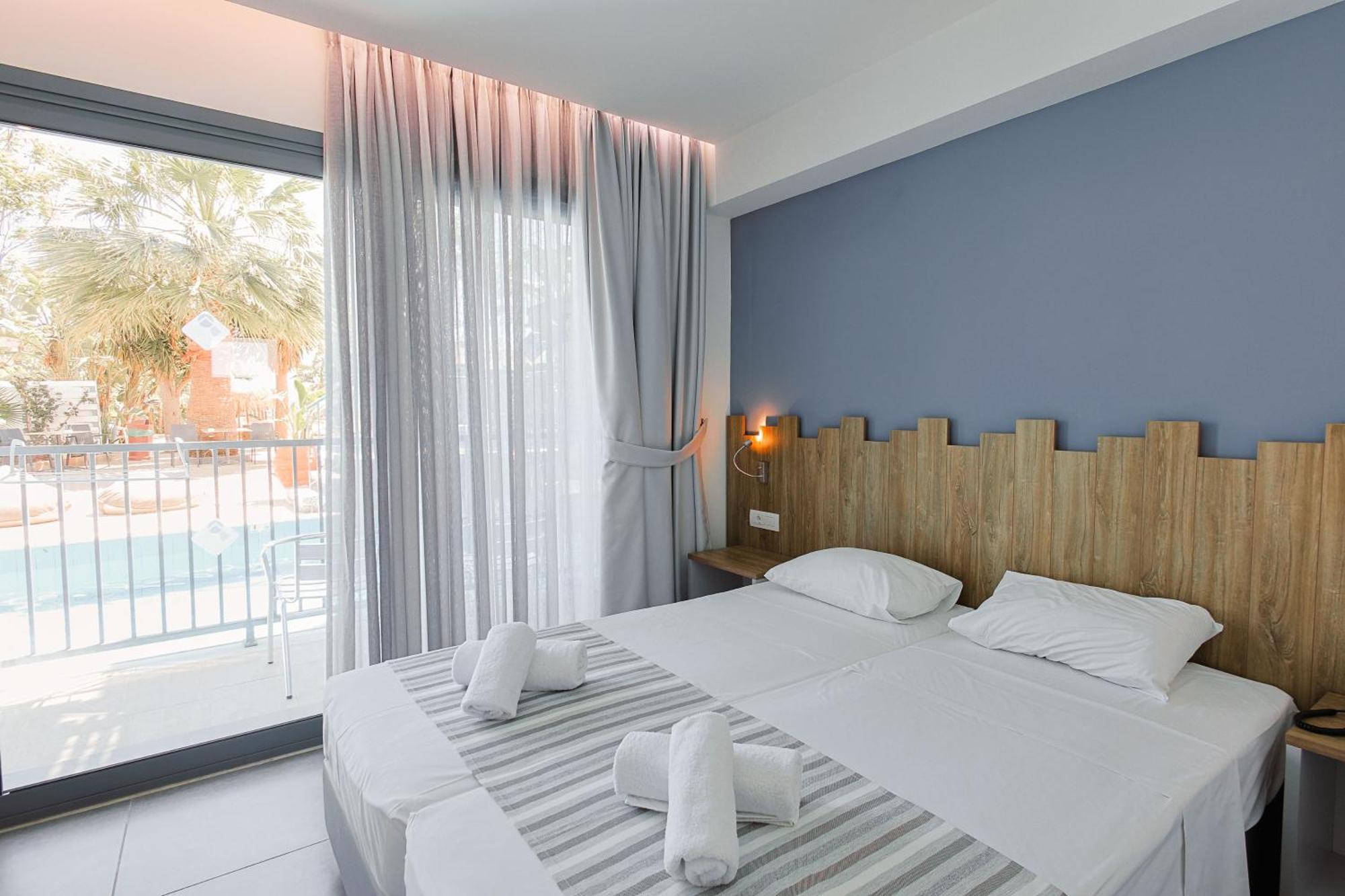 Pollis Hotel