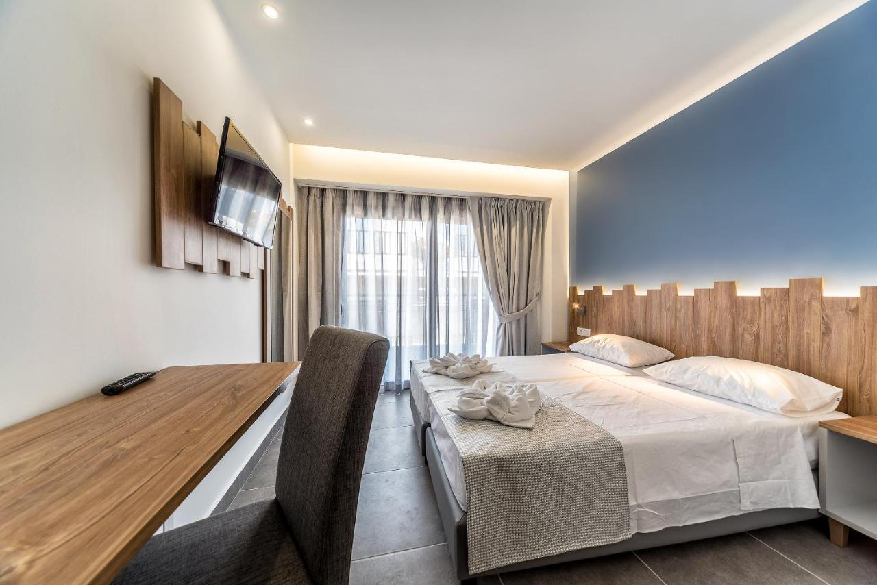 Hotel Pollis 4*