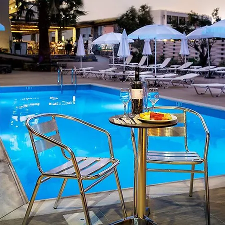 Pollis Hotel 