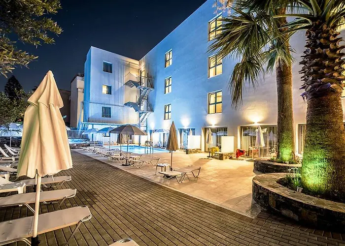 Pollis Hotel