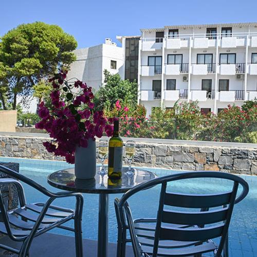 Pollis Hotel